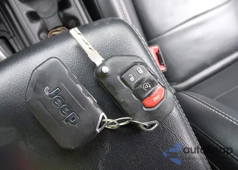 2020 Jeep Wrangler Unlimited Sahara 4X4 z USA, uszkodzony, nr VIN 1C4HJXEN7LW336355